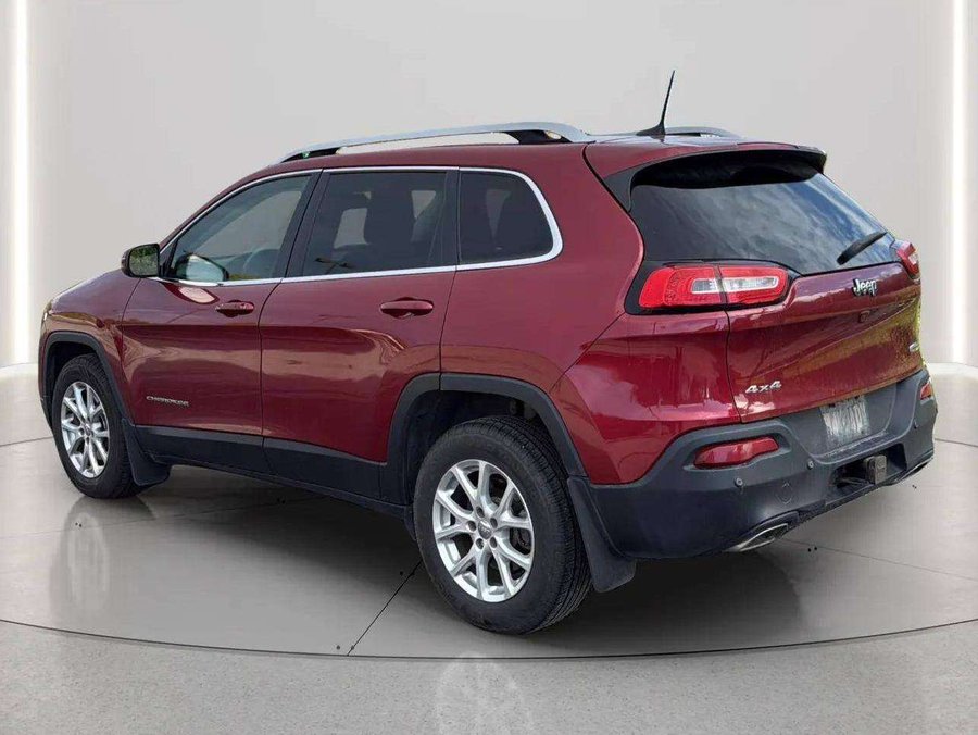 2016 Jeep Cherokee North Red