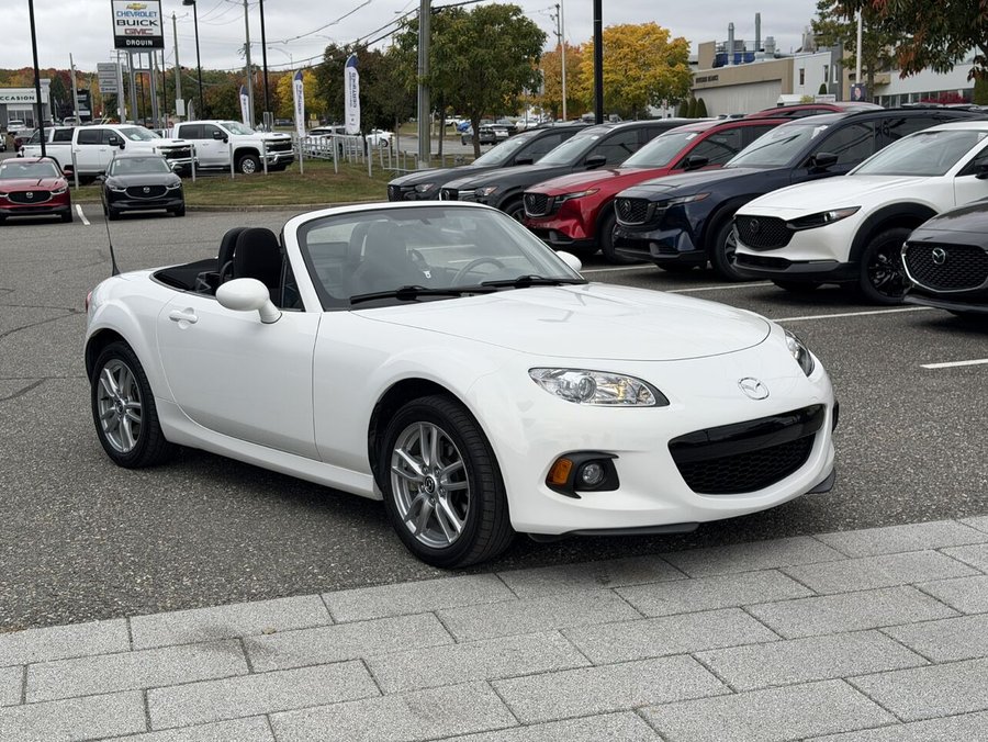 2015 Mazda MX-5 Cabriolet 2 portes, boîte automatique, GX White