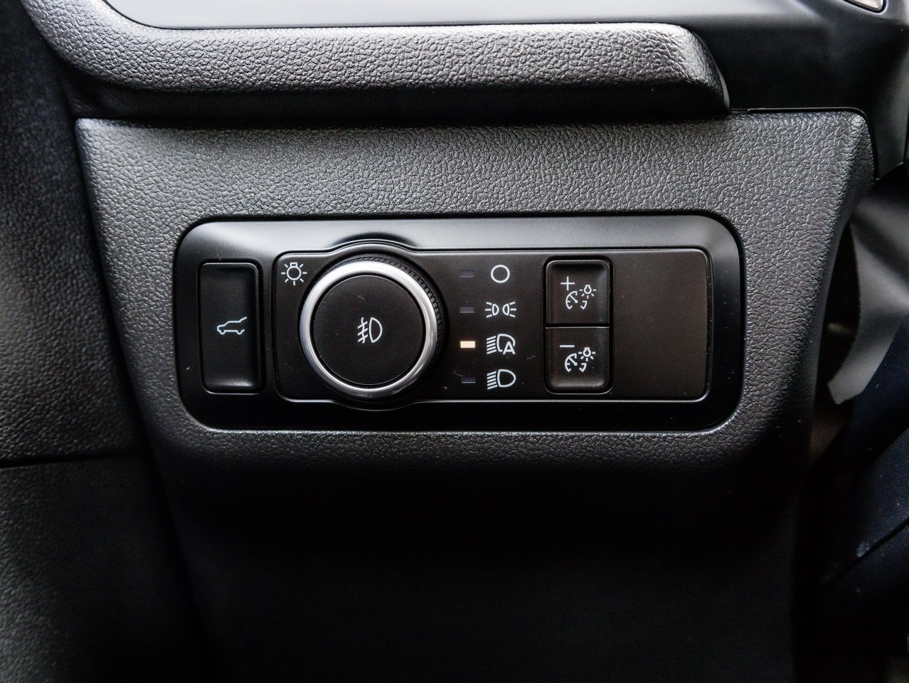 2025 Ford Escape Platinum AWD Black Sherwood Park - photo #19
