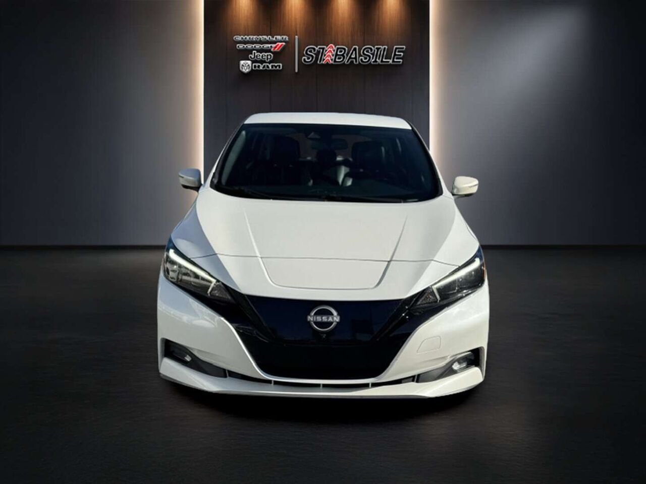 Nissan Leaf 2023 Blanc Saint-Basile-le-Grand - photo #2