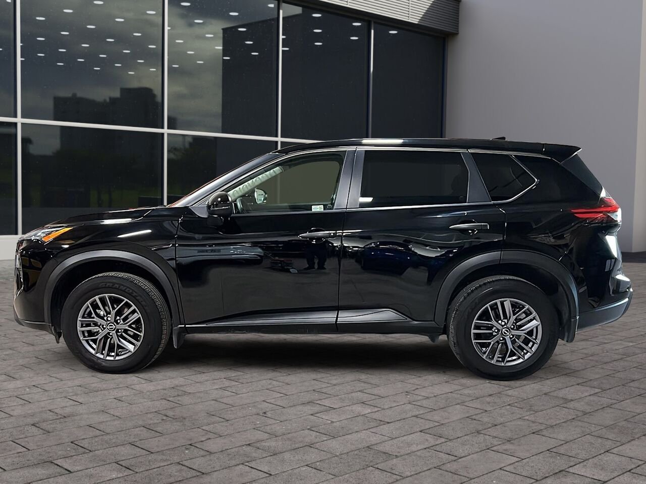 2024 Nissan Rogue S Black Québec - photo #22