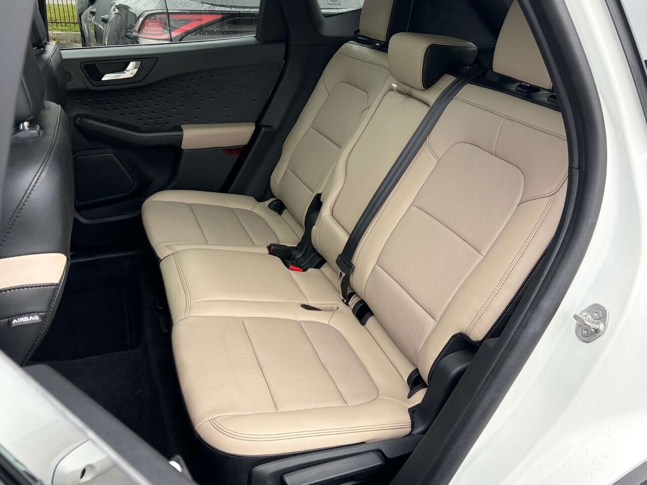 2020 Ford Escape White Gatineau - photo #17