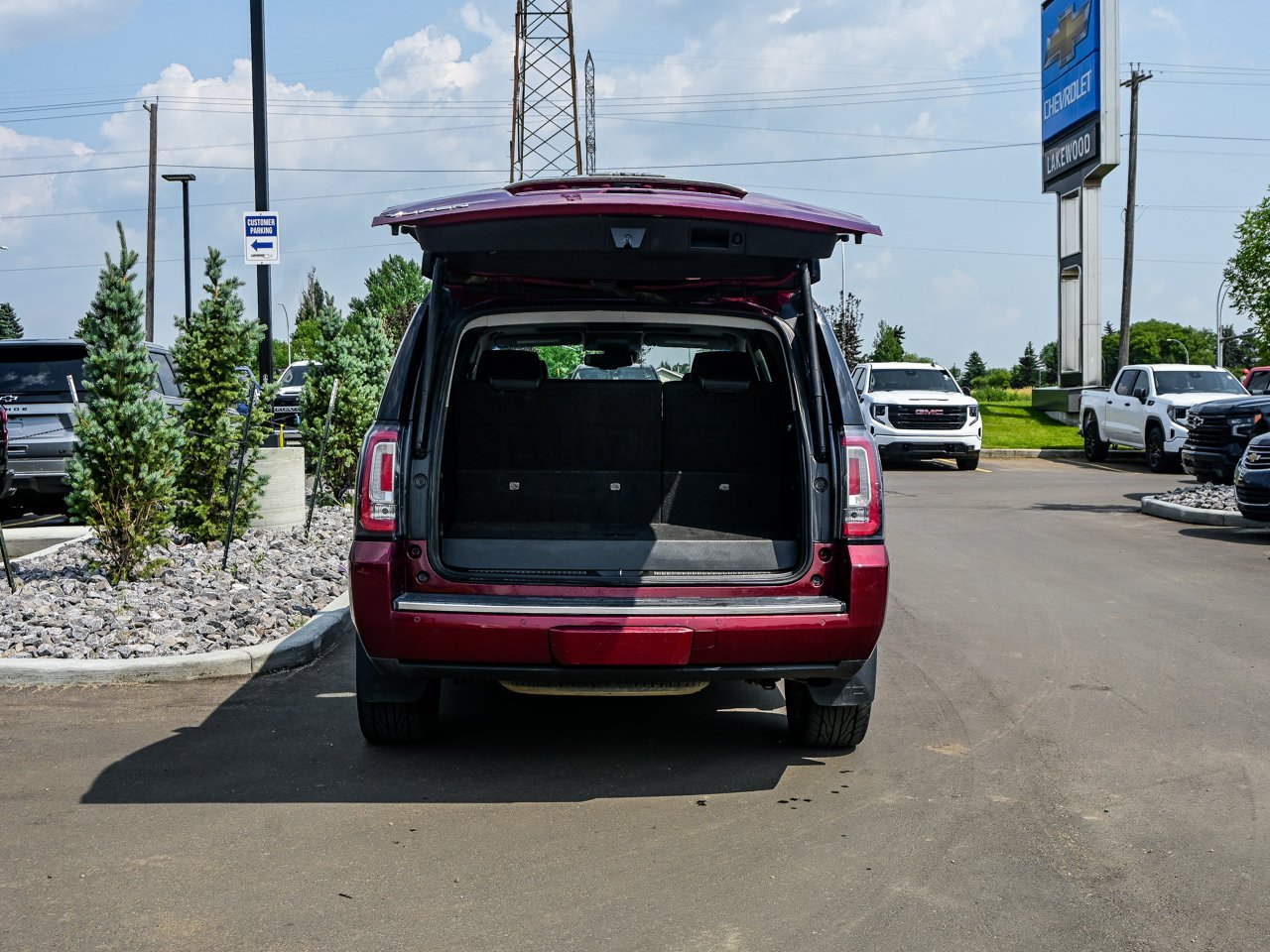 2017 GMC Yukon 4WD 4dr Denali Red Sherwood Park - photo #12