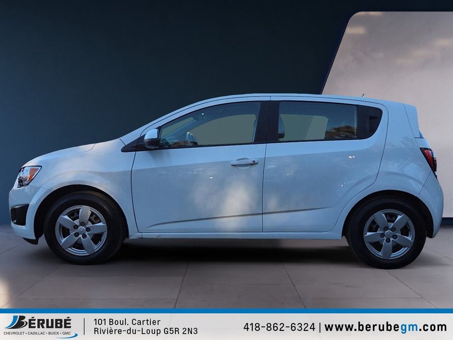 2015 CHEVROLET SONIC 5 LS White