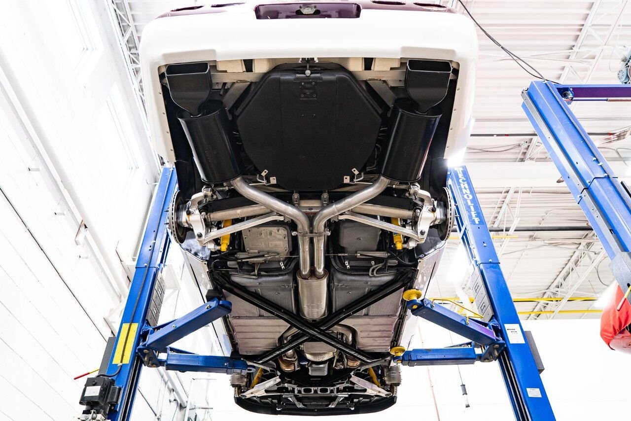 1995 Chevrolet Corvette *PRIX EN USD* RPO Z4Z PACE CAR PRESENTED IN DELIVERY PACKAGING WITH ONLY 192MILES (307KM) FROM NEW White Montreal - photo #20