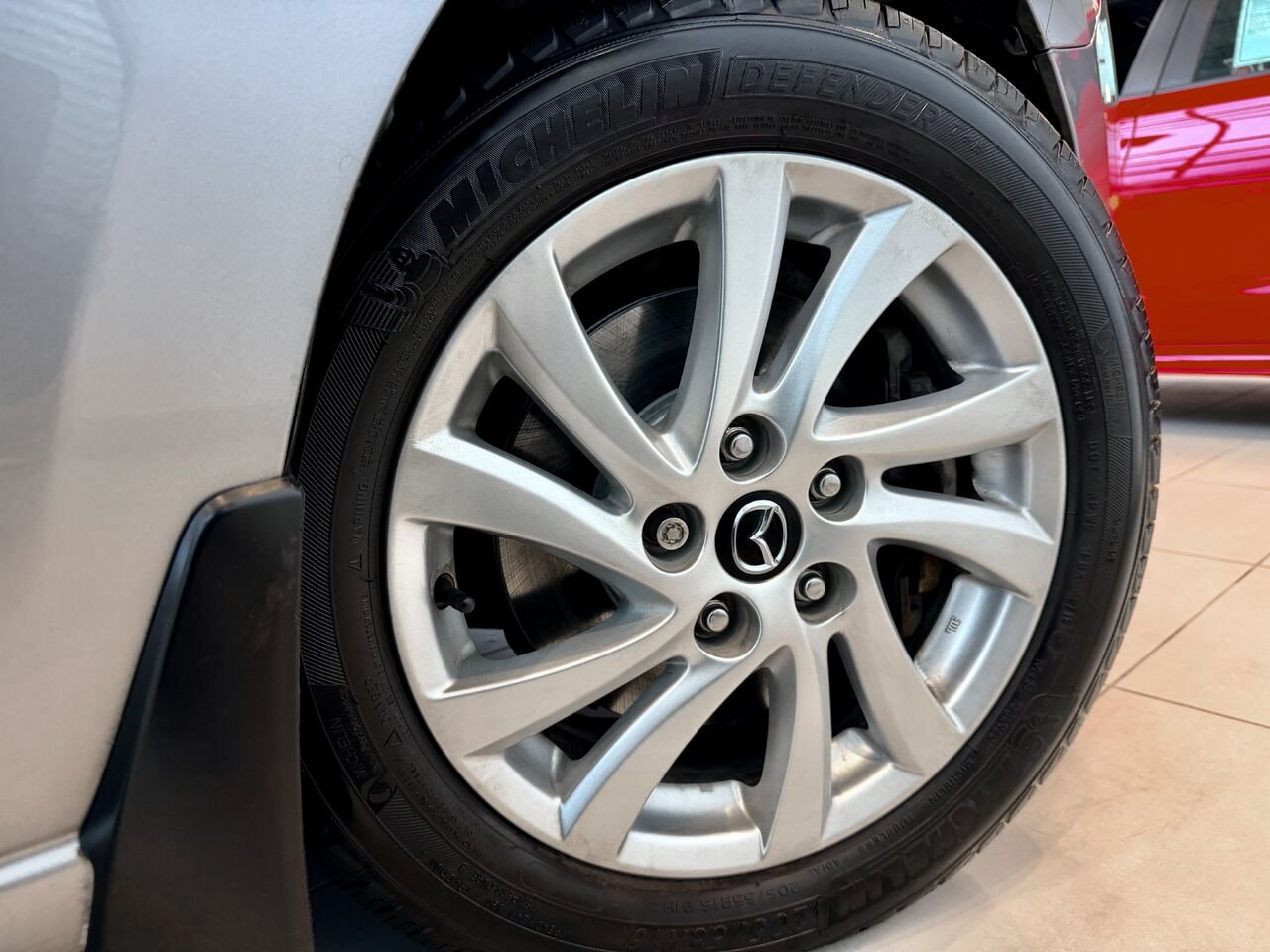 2014 Mazda Mazda5 Silver Notre-Dame-des-Prairies - photo #13
