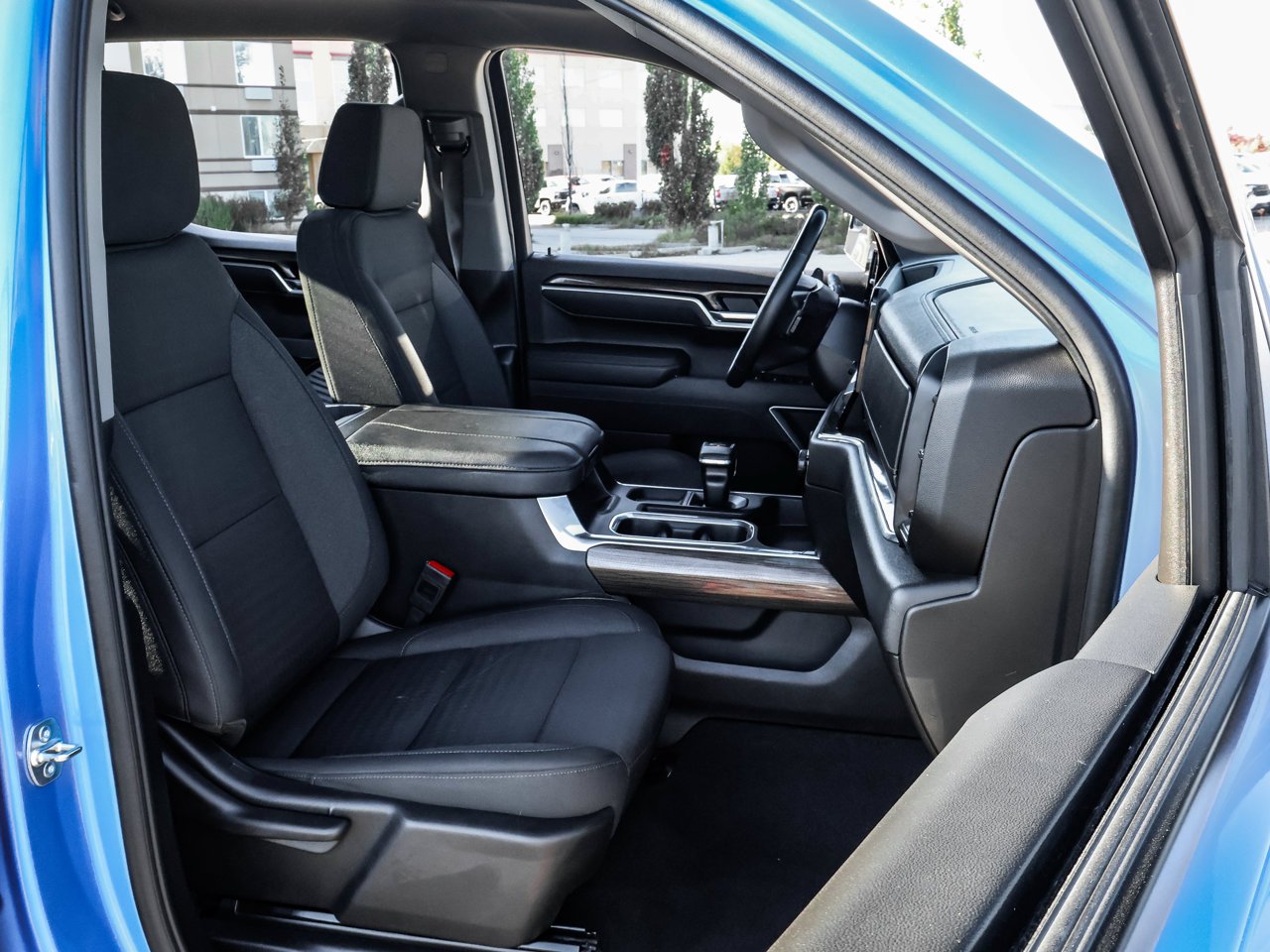 2025 Chevrolet Silverado 1500 4WD Crew Cab 147 RST Blue Sherwood Park - photo #14