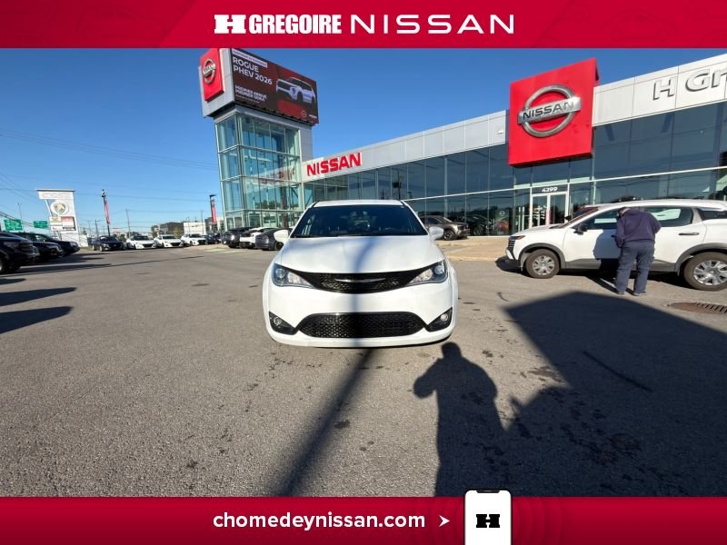 2019 Chrysler Pacifica White Blainville - photo #2