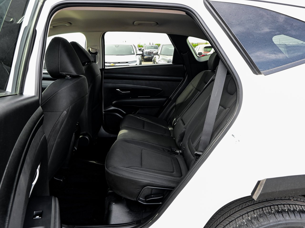 2025 Hyundai Tucson Preferred AWD White Sherwood Park - photo #31