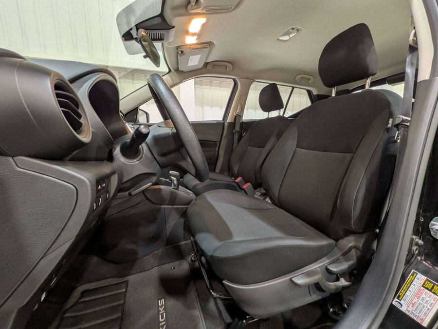 2024 Nissan Kicks S FWD Black
