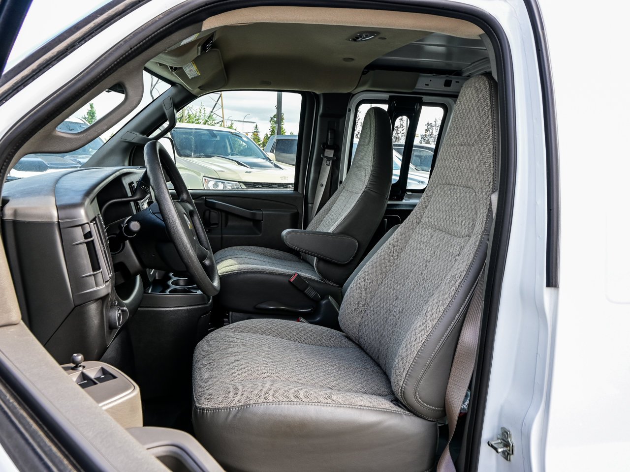 2025 Chevrolet Express Cargo Van RWD 2500 155 White Sherwood Park - photo #15