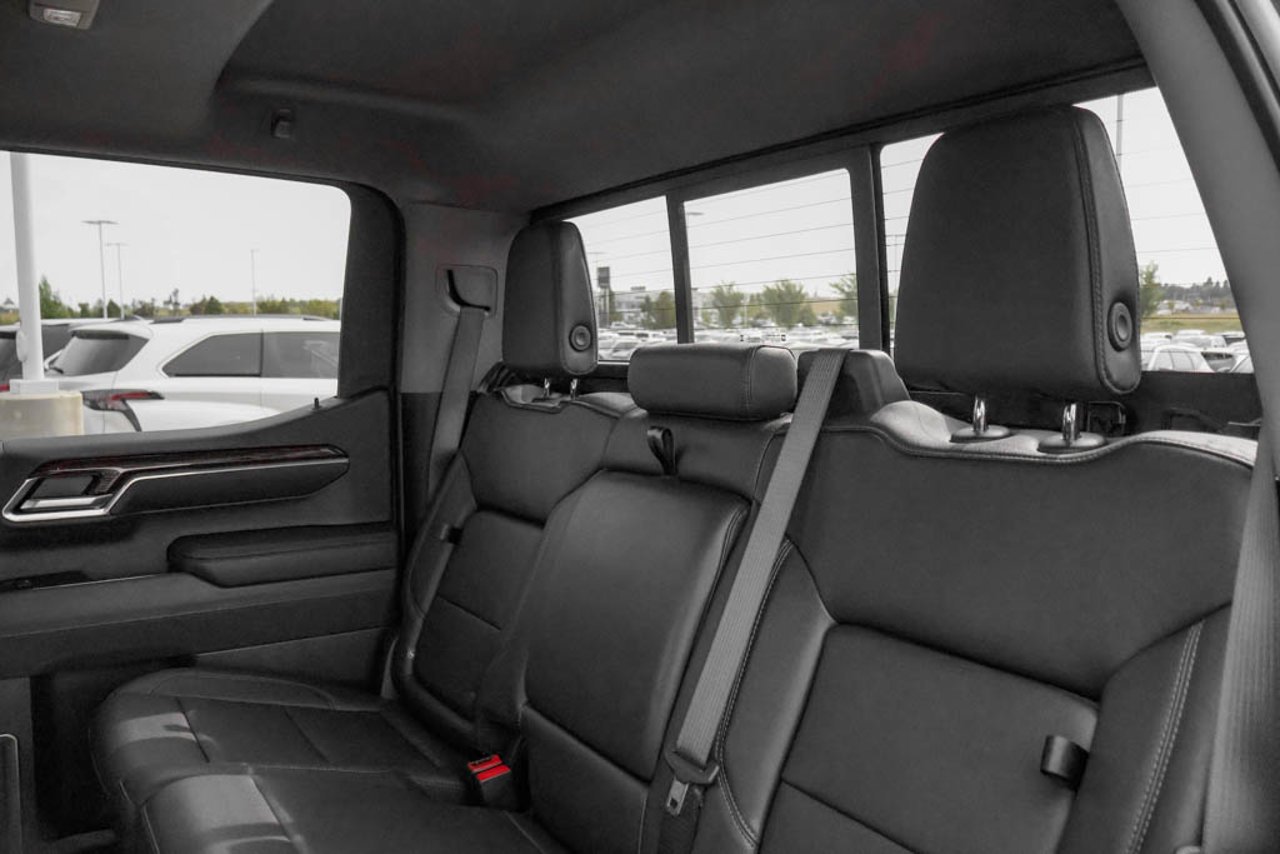 2026 GMC Sierra 1500 4WD Crew Cab 147 Elevation Black Sherwood Park - photo #32