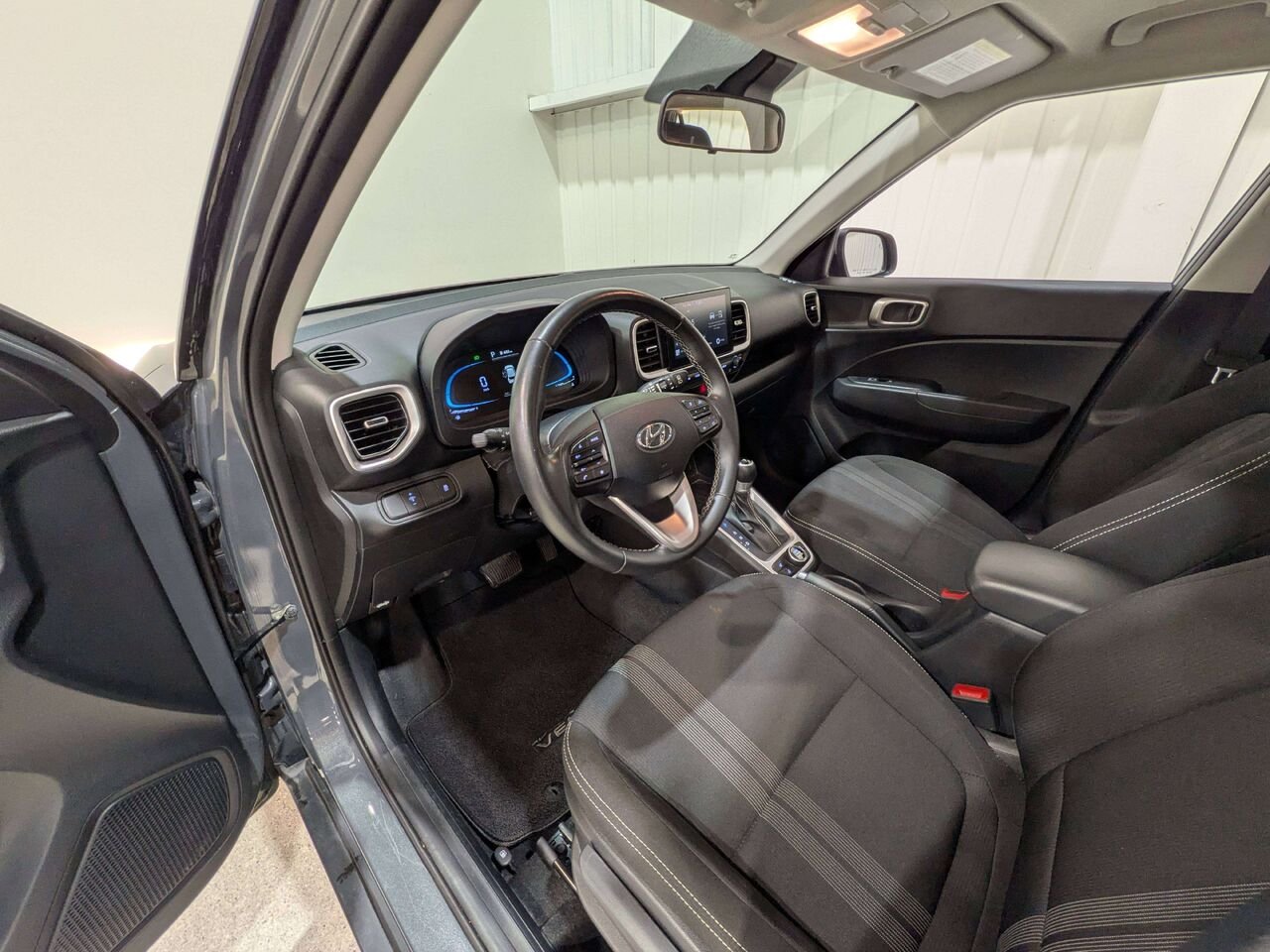 2026 Hyundai Venue Preferred IVT Grey Val-David - photo #9