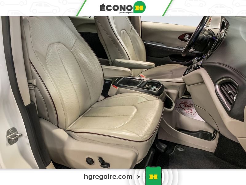 2017 Chrysler Pacifica White Blainville - photo #16
