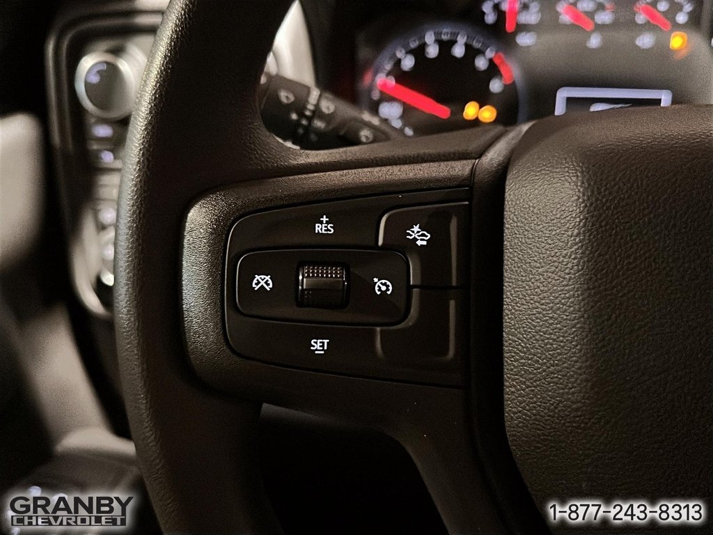 CHEVROLET Silverado 1500 K1500 SILVERADO CREW CAB CUSTOM TRAIL BOSS STD/BOX (2CX) | 26-0384 2026 Rouge ardent Granby - photo #19