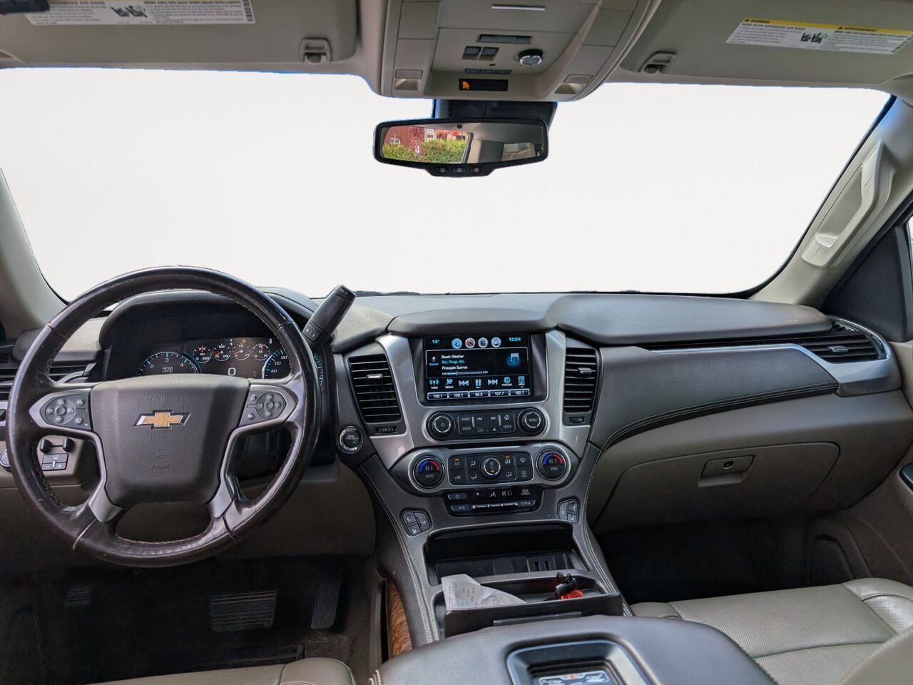 2018 Chevrolet Suburban 1GNSKJKC9JR351462 White Sherbrooke - photo #18