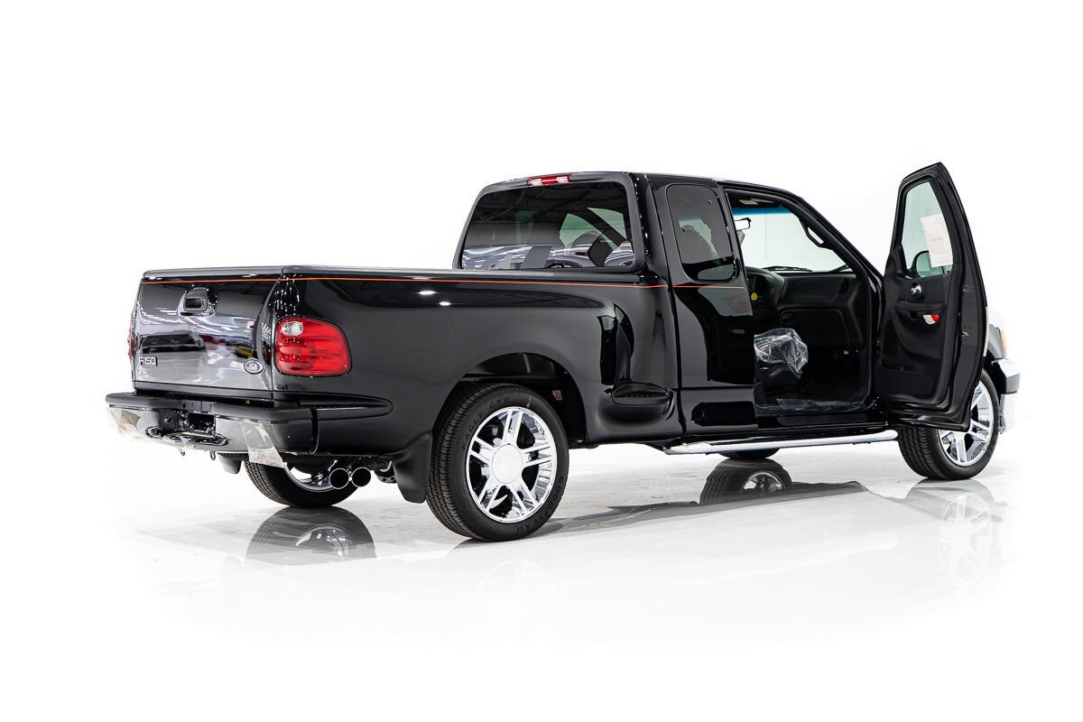 Ford F-150 Harley Davidson Edition In Delivery Packaging 2000 Noir Montréal - photo #82