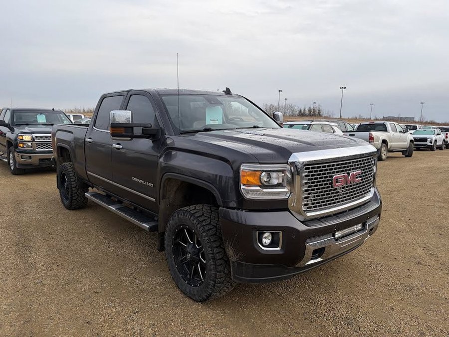 2015 GMC Sierra 2500HD Denali 6.6L Duramax | Deleted & Tuned Black