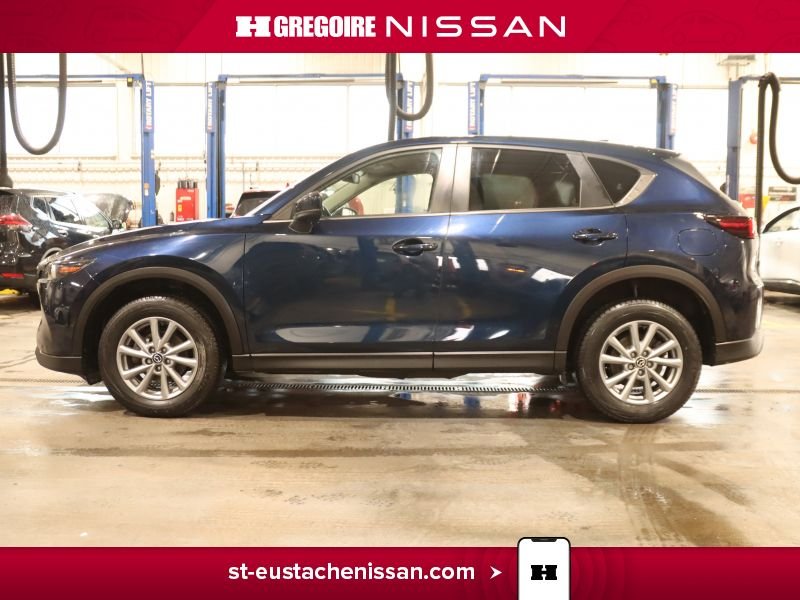Mazda CX-5 SA4860 | GS AWD FAIBLE KILOMETRAGE MAGS VITRES TEINTEES 2023 Bleu Laval - photo #5