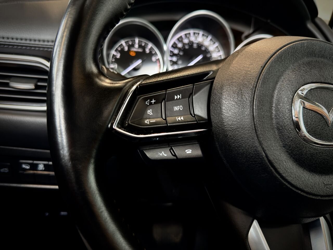 2022 Mazda CX-5 Grey Notre-Dame-des-Prairies - photo #27