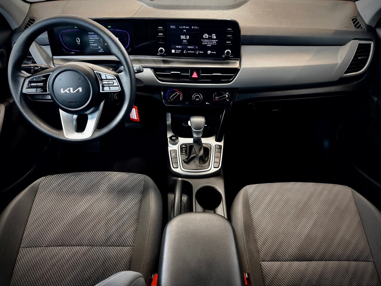 2024 Kia Seltos gray Notre-Dame-des-Prairies - photo #17