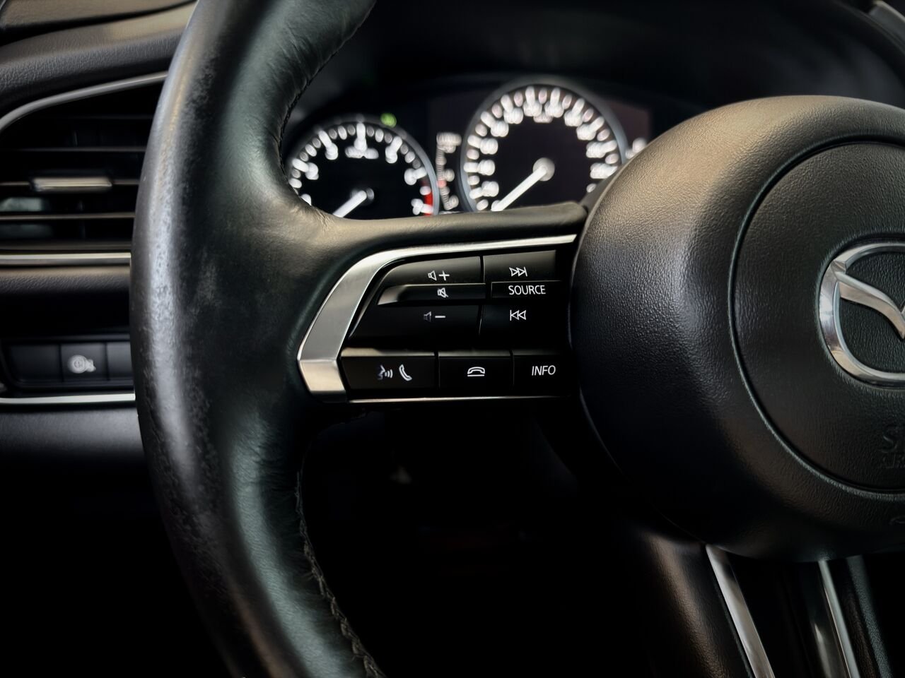 Mazda CX-30 2024 Gris Notre-Dame-des-Prairies - photo #21
