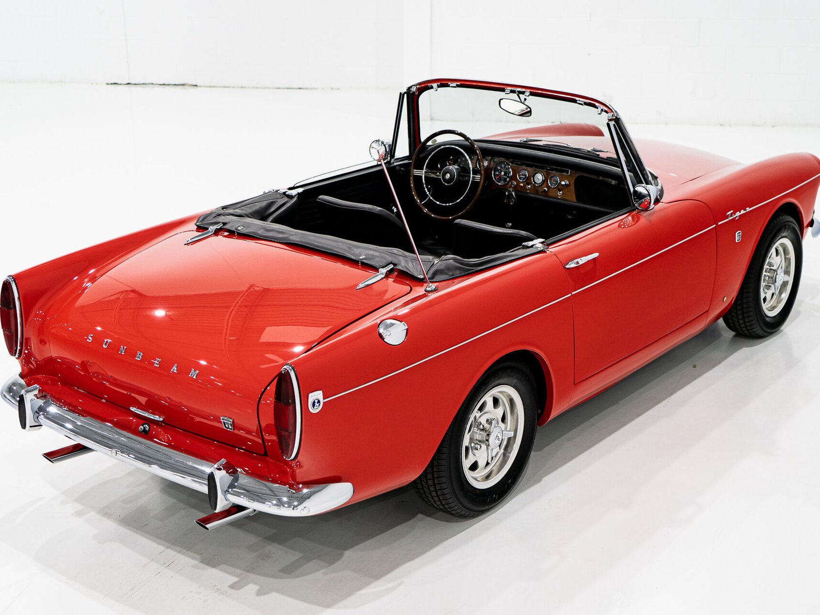Sunbeam Tiger Unrestored with single repaint **PRIX EN USD** 1967 Rouge Montréal - photo #1