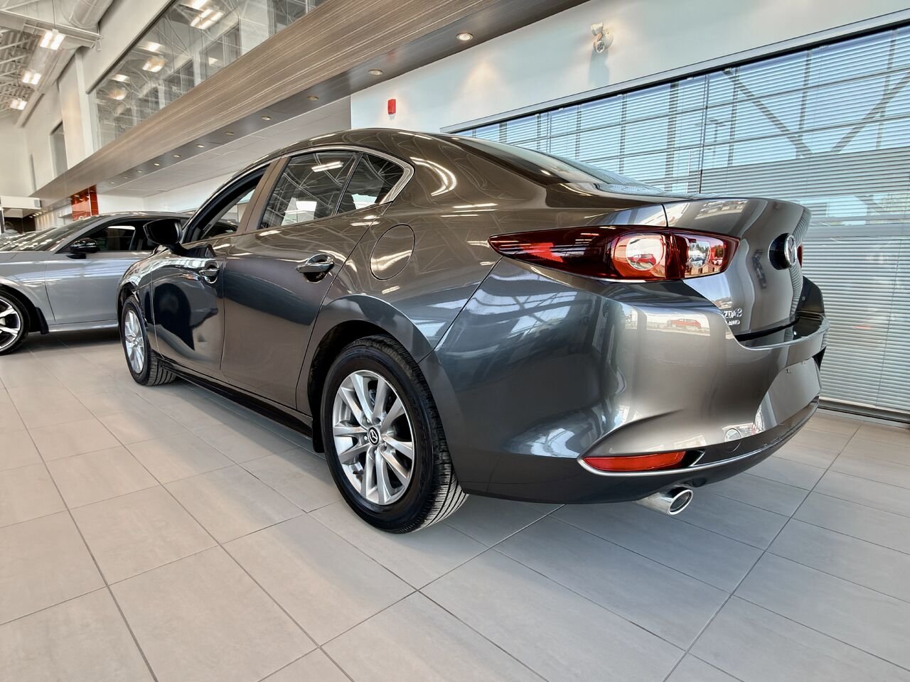 2025 Mazda Mazda3 Grey Notre-Dame-des-Prairies - photo #7