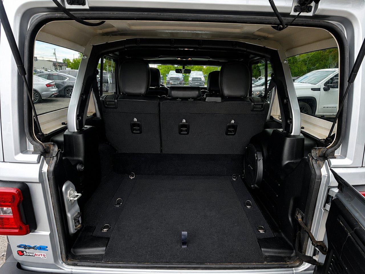 2022 Jeep Wrangler 4xe RUBICON Silver Granby - photo #6