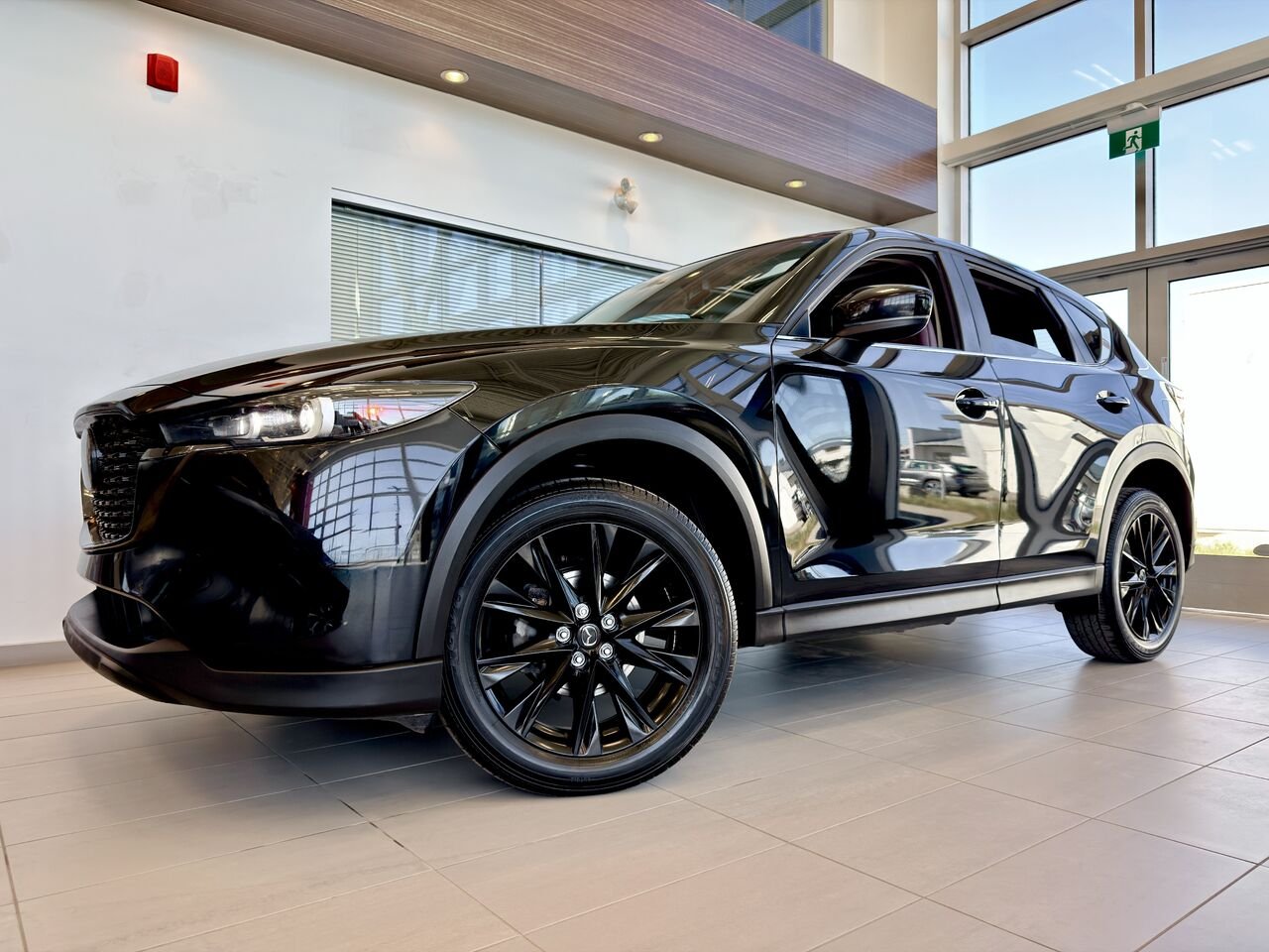 Mazda CX-5 2023 Noir Notre-Dame-des-Prairies - photo #1