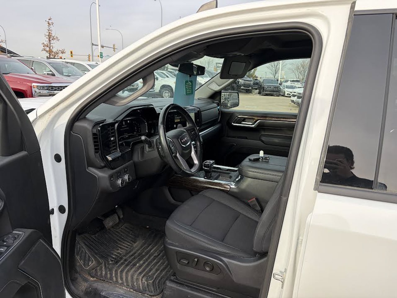 2023 GMC Sierra 1500 4WD Crew Cab 147 Elevation White Sherwood Park - photo #6