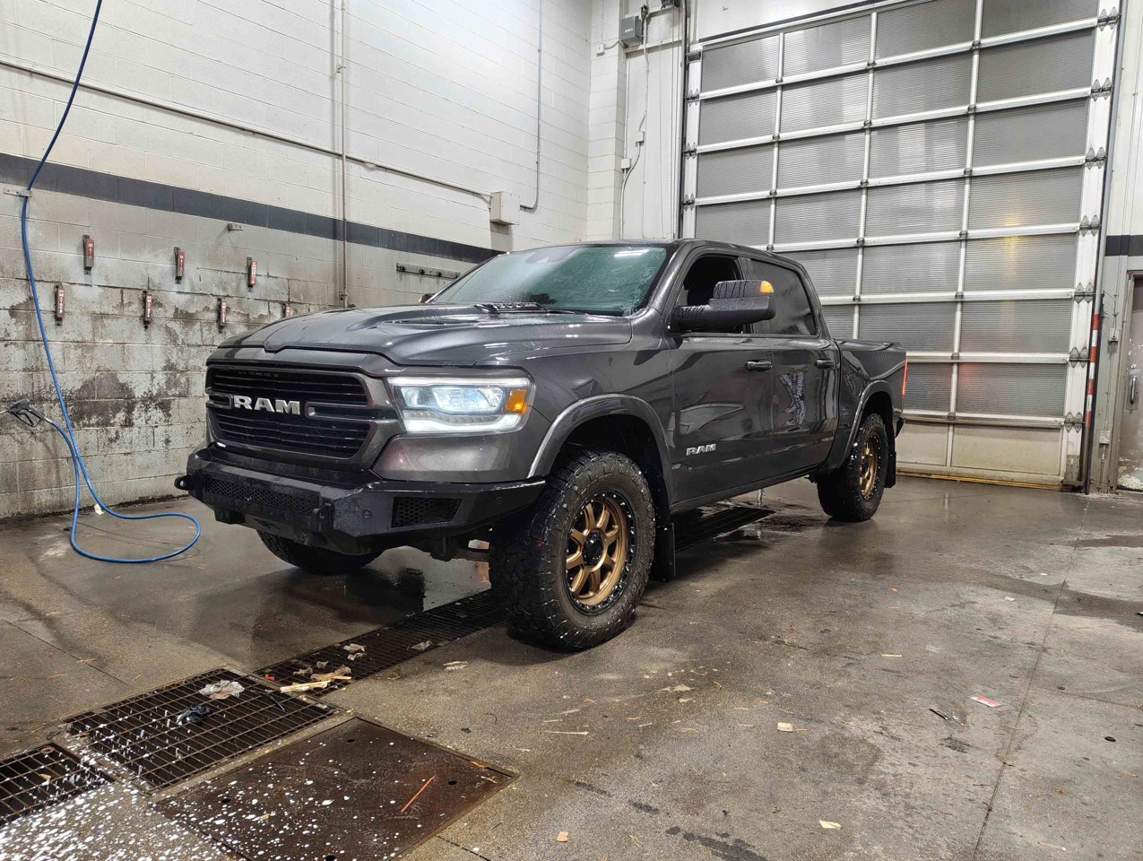 2022 Ram 1500 Laramie 4x4 Crew Cab 5'7 Box Grey Sherwood Park - photo #2