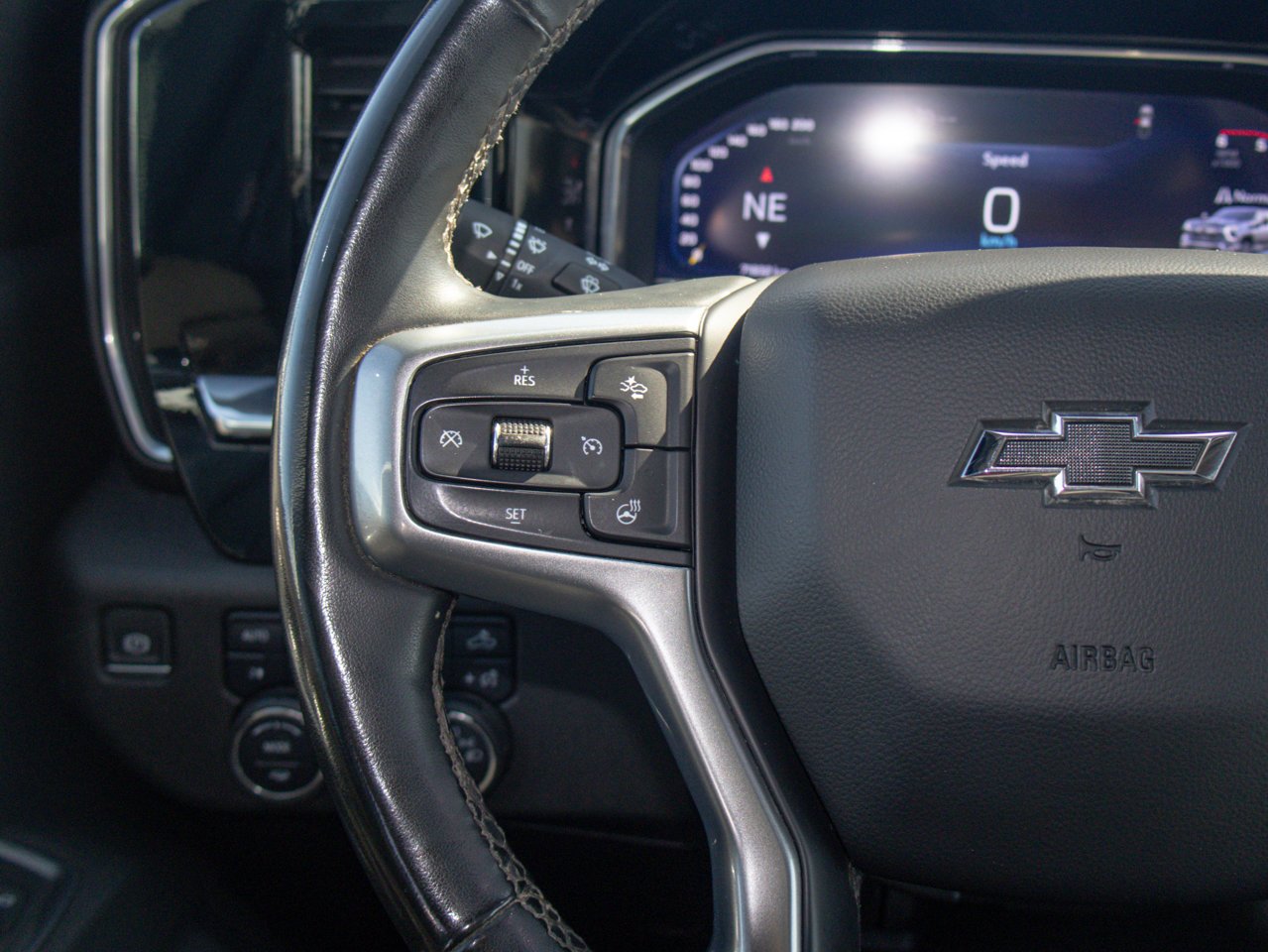 2024 Chevrolet Silverado 2500HD 4WD Crew Cab 159 LTZ White Sherwood Park - photo #23