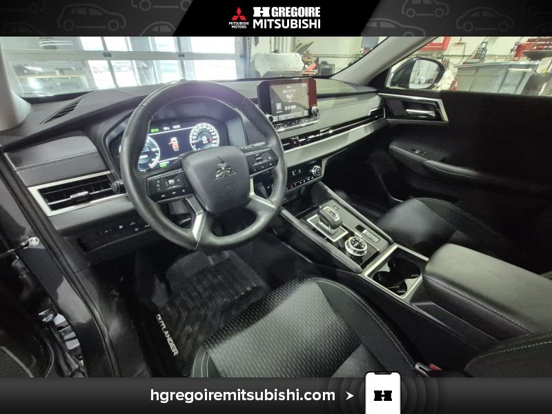 2025 Mitsubishi Outlander Plug-In Hybrid Grey Blainville - photo #18