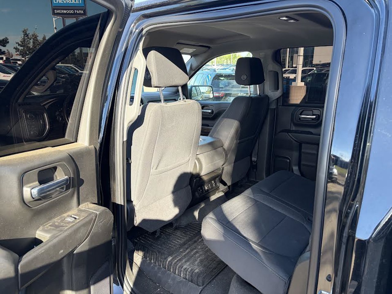 2022 Chevrolet Silverado 1500 LTD 4WD Crew Cab 147 LT Black Sherwood Park - photo #4