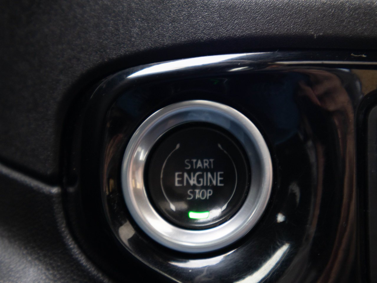 2024 Chevrolet Silverado 1500 4WD Crew Cab 147 High Country White Sherwood Park - photo #24