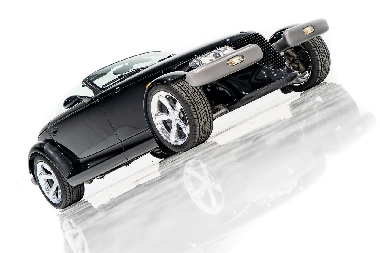 Plymouth Prowler Desirable Black Colour with only 7,611KM (4756mi) from new **PRICE IN USD** 1999 Noir Montréal - photo #34