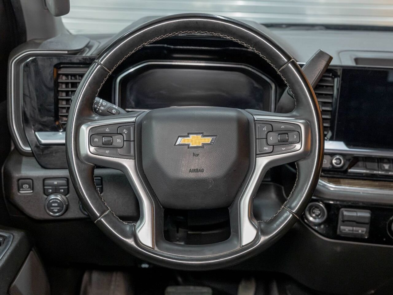 Chevrolet Silverado 2500HD LT CREW 4X4 V8 DIESEL *NAV* CARPLAY *PNBV 9900 LB* 2024 Noir Saint-Jérôme - photo #11