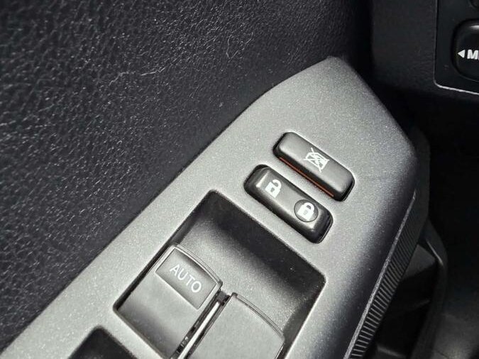 2016 Toyota RAV4 Blue  - photo #10