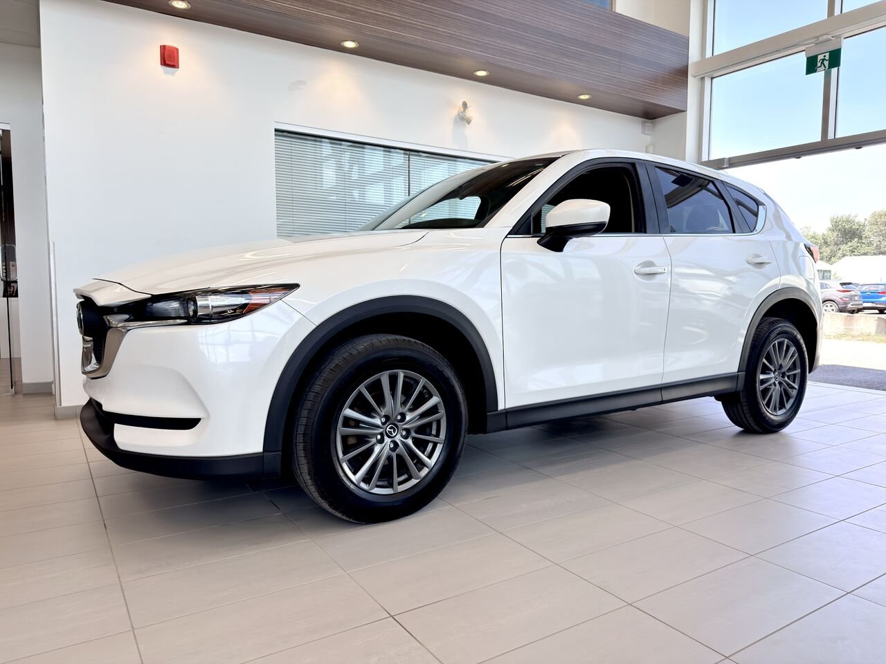 Mazda CX-5 2017 Blanc Notre-Dame-des-Prairies - photo #2