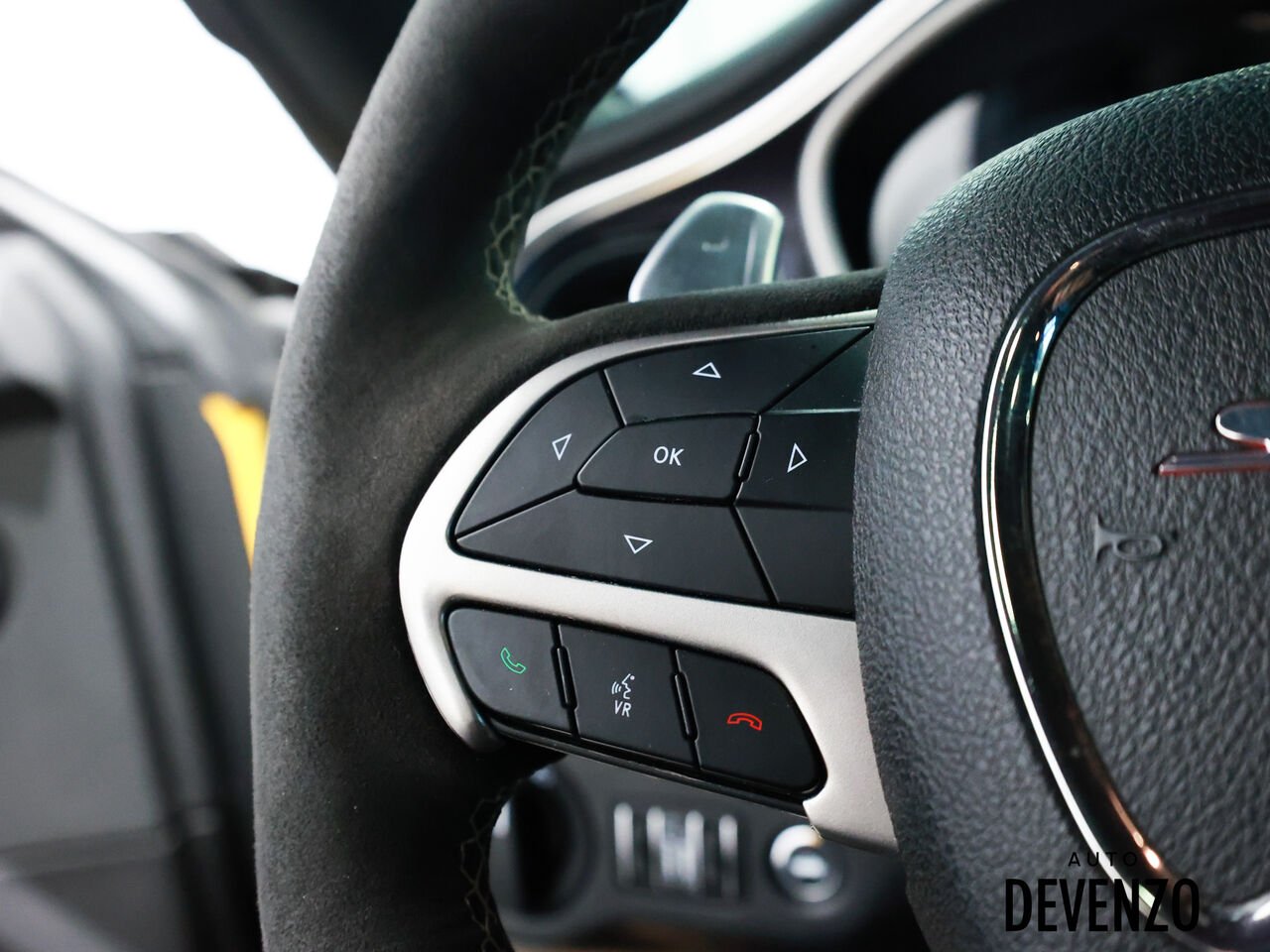 2018 Dodge Challenger Yellow Saint-Eustache - photo #13