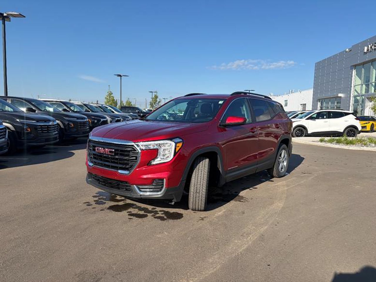2024 GMC Terrain AWD 4dr SLE Red Sherwood Park - photo #2