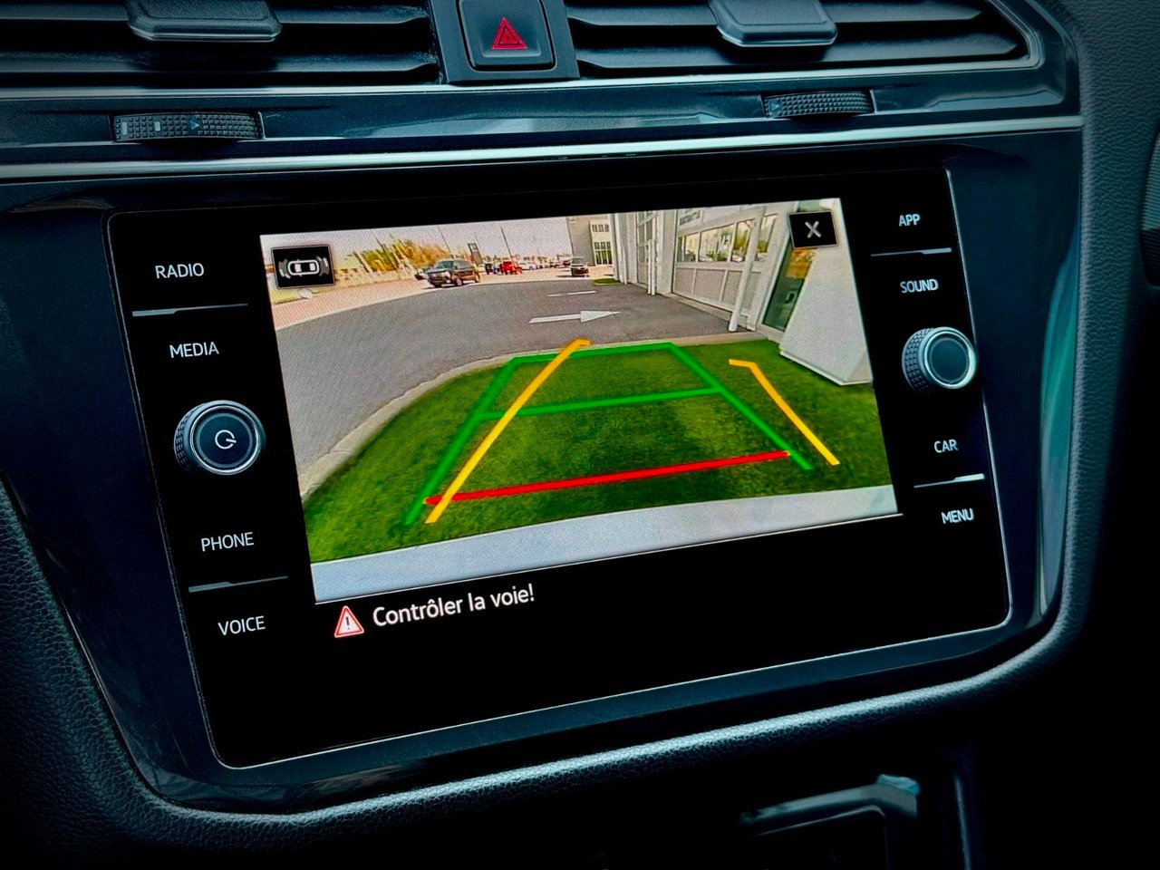 Volkswagen Tiguan 2023 Gris Notre-Dame-des-Prairies - photo #22