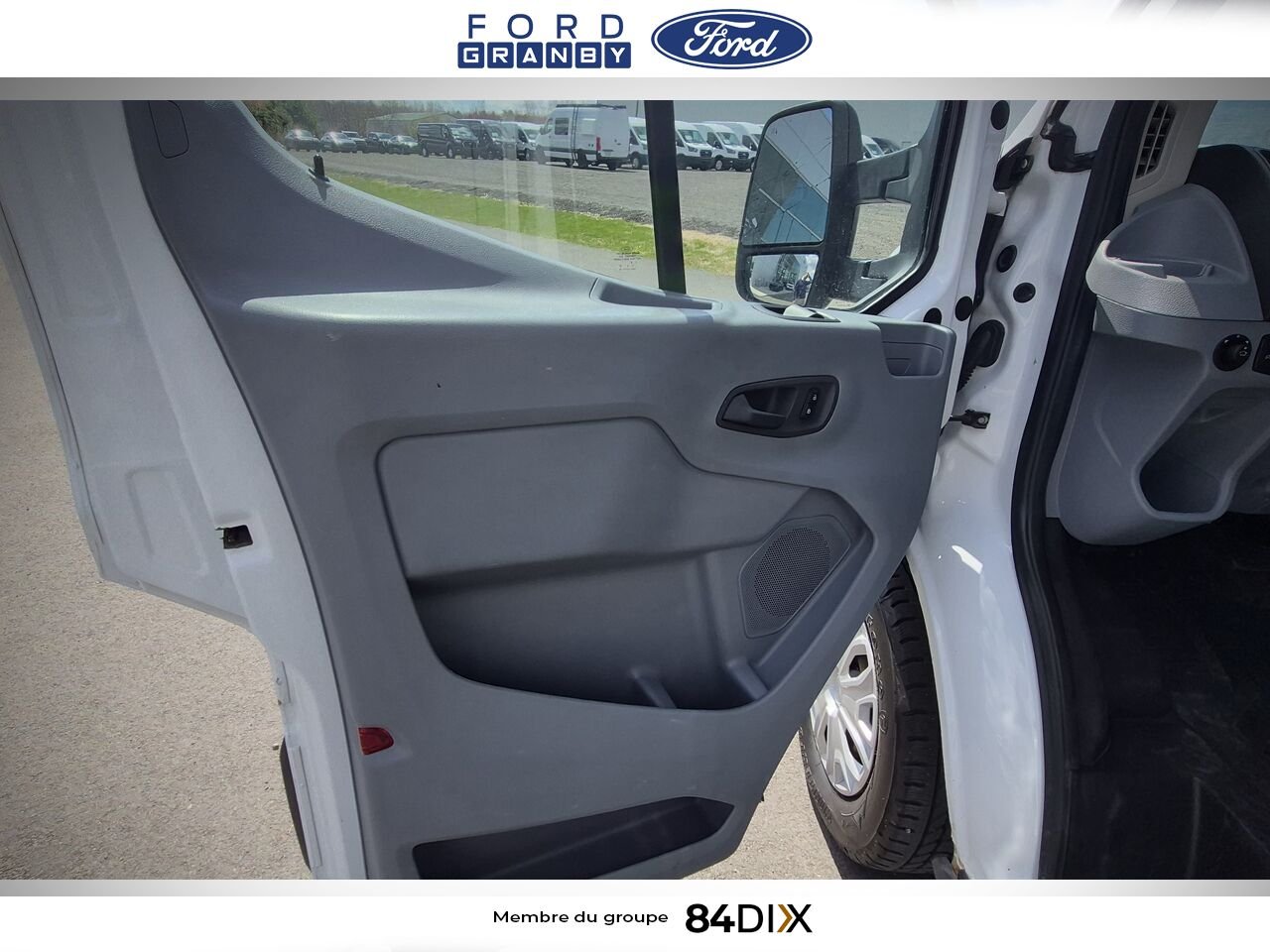 2015 Ford Transit fourgon utilitaire White Granby - photo #14