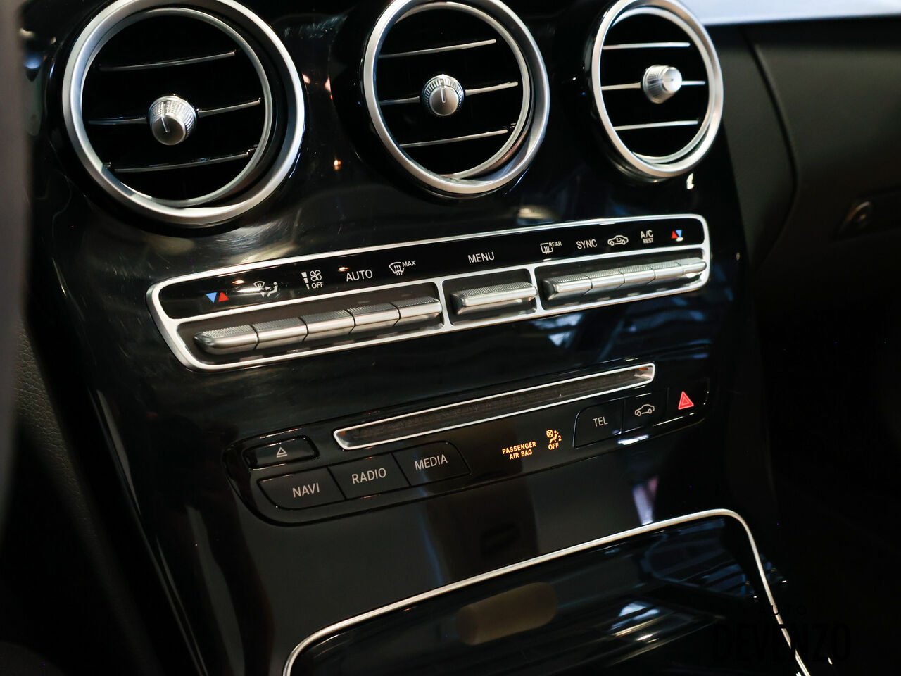 Mercedes-Benz Classe-C 2018 Noir Saint-Eustache - photo #16