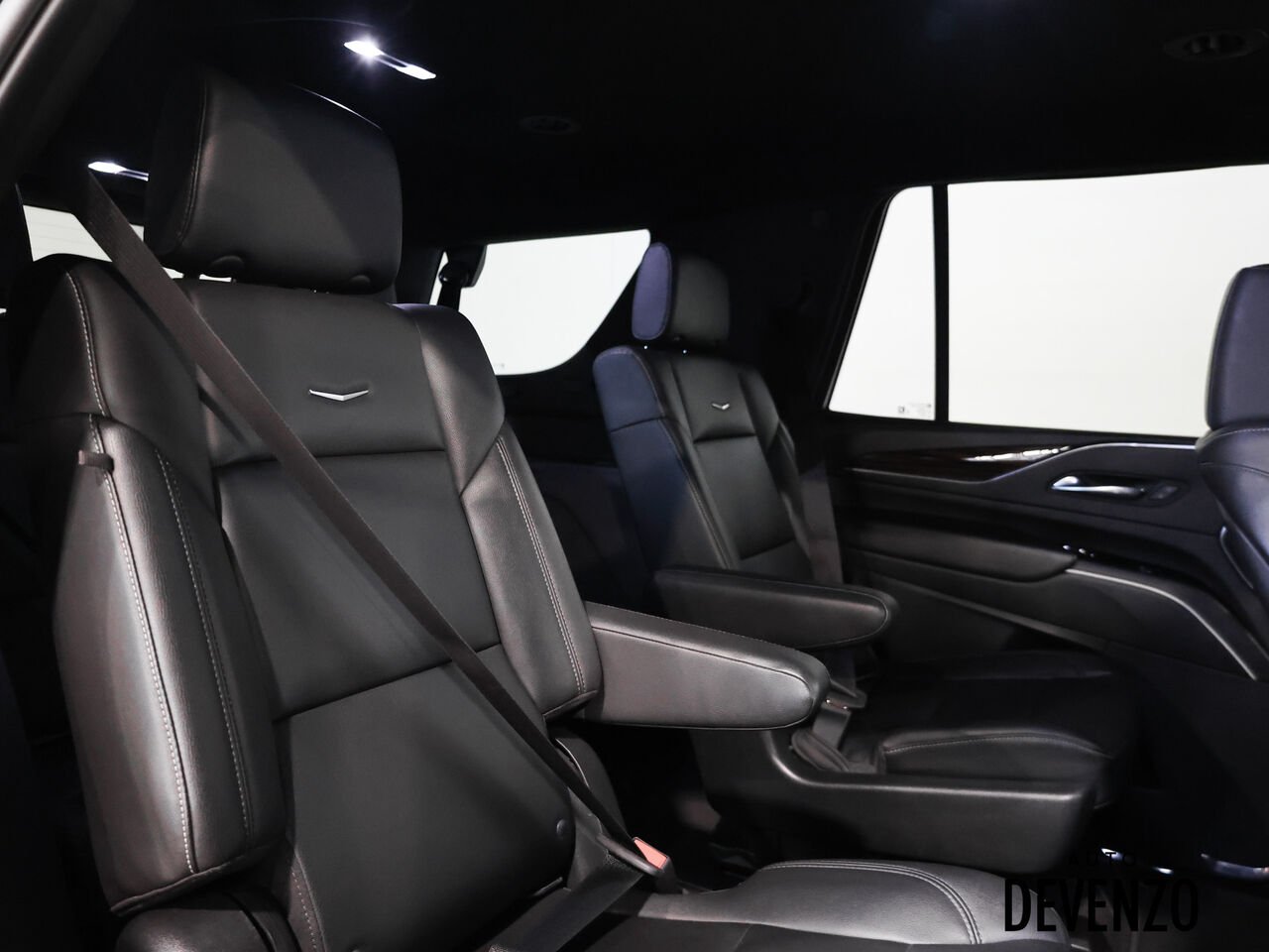 2022 Cadillac Escalade Black Saint-Eustache - photo #10