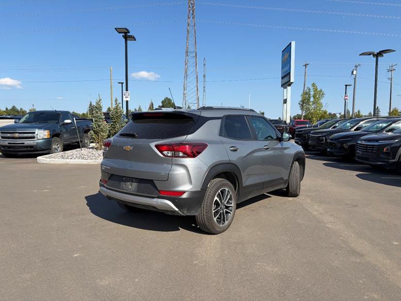 2025 Chevrolet Trailblazer AWD 4dr LT Grey Sherwood Park - photo #4