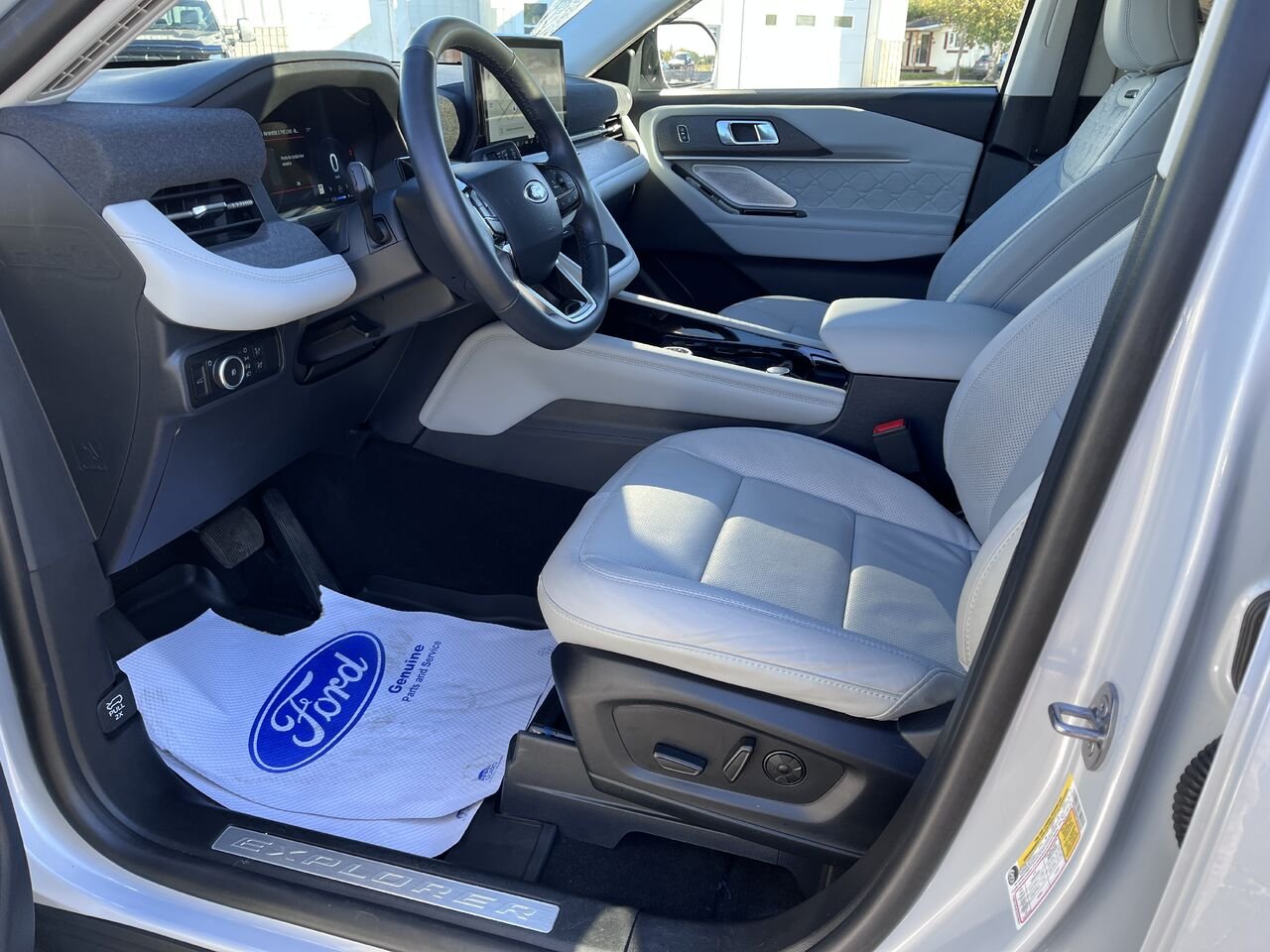 Ford Explorer 2026 Blanc Mont-Laurier - photo #9