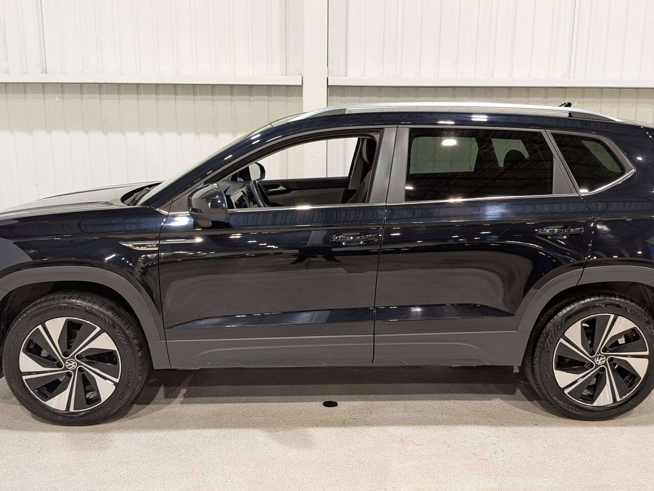 2024 Volkswagen Taos Comfortline 4MOTION Black Mirabel - photo #4