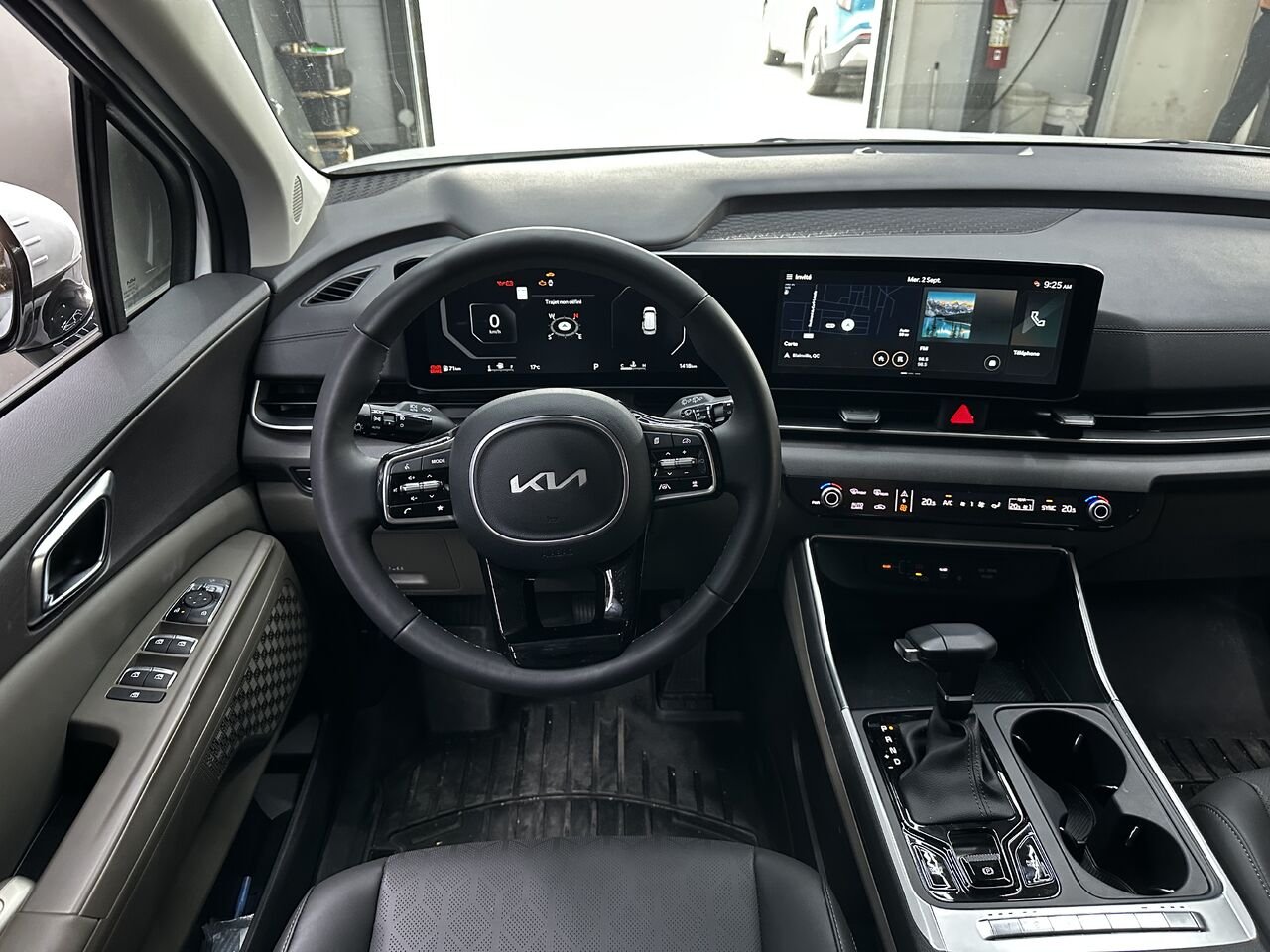 2026 Kia Carnival Snow White Pearl Blainville - photo #4